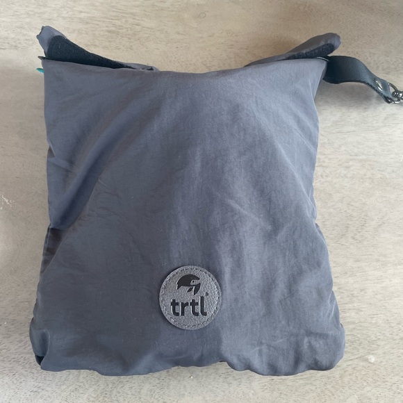 TRTL TRAVEL NECK PILLOW SUPPORT - Picture 4 of 6